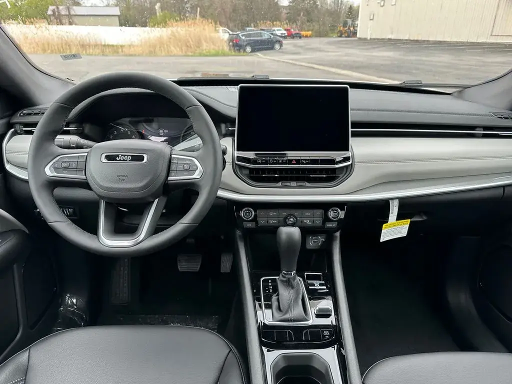 2026 Jeep Compass Limited 4X4 photo 4