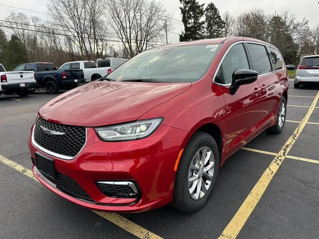 2026 Chrysler Pacifica Select AWD photo 5