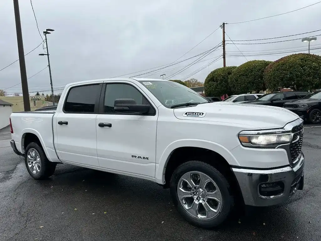 2025 RAM 1500 Big Horn/Lone Star 4x4 Crew Cab 5'7's photo