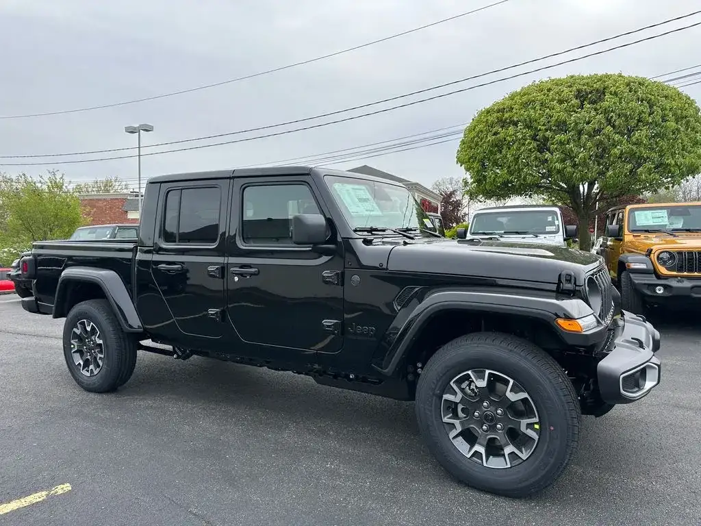 2026 Jeep Gladiator Sahara Auto's photo