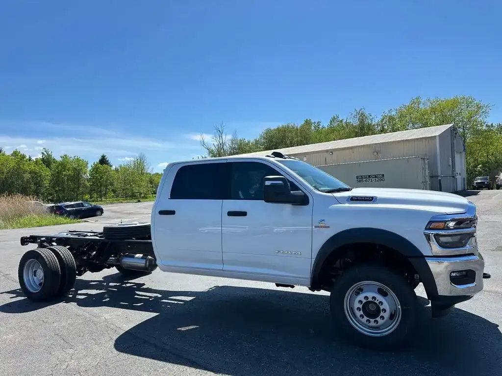 2026 RAM 5500 Big Horn 4X4 Crew Cab DRW 197" WB's photo