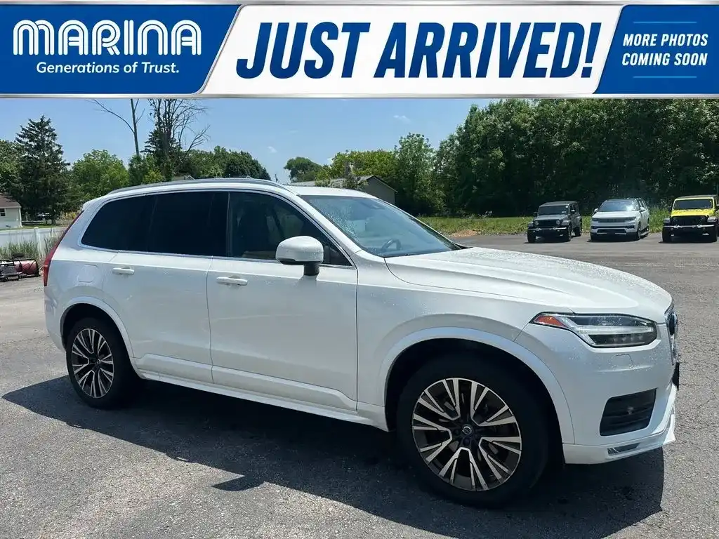 2021 Volvo XC90 T5 Momentum AWD's photo