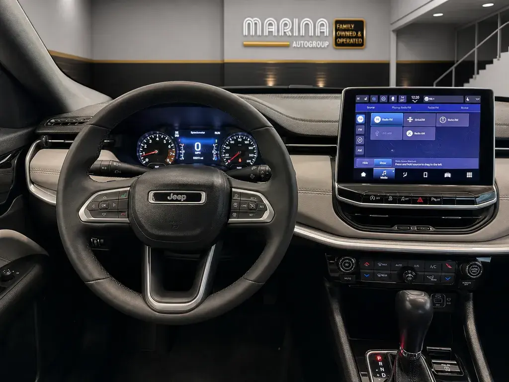 2024 Jeep Compass Limited 4X4 photo 3