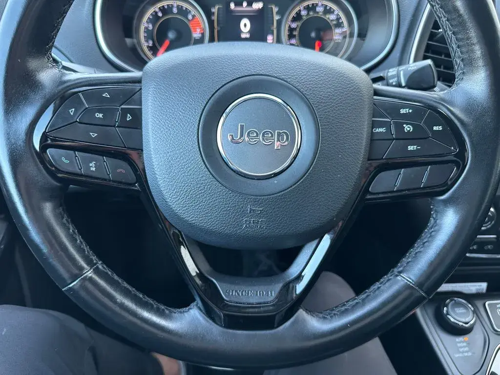 2019 Jeep Cherokee Altitude 4X4 photo 3