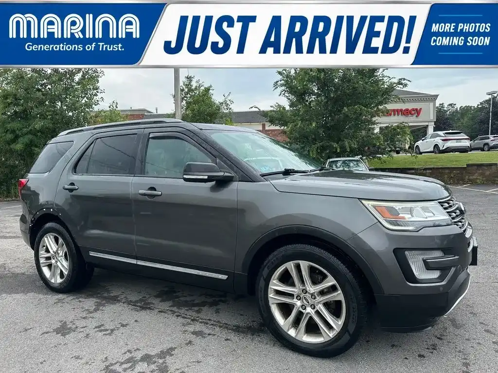 2017 Ford Explorer XLT 4WD's photo