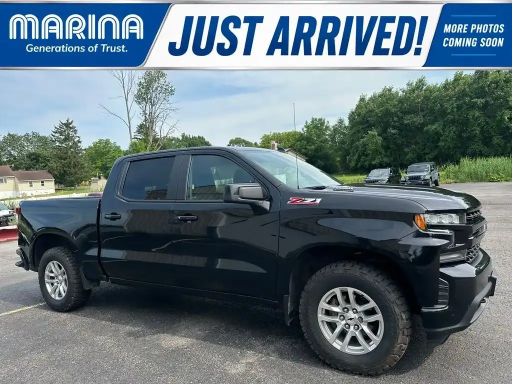 2021 Chevrolet Silverado 1500 RST 4X4 Crew Cab Short Box's photo