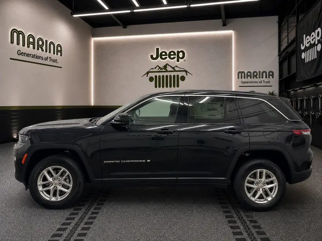 2026 Jeep Grand Cherokee Laredo X 4WD photo 5