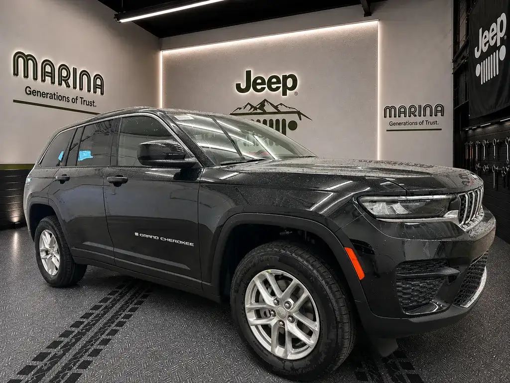 2026 Jeep Grand Cherokee Laredo X 4WD's photo