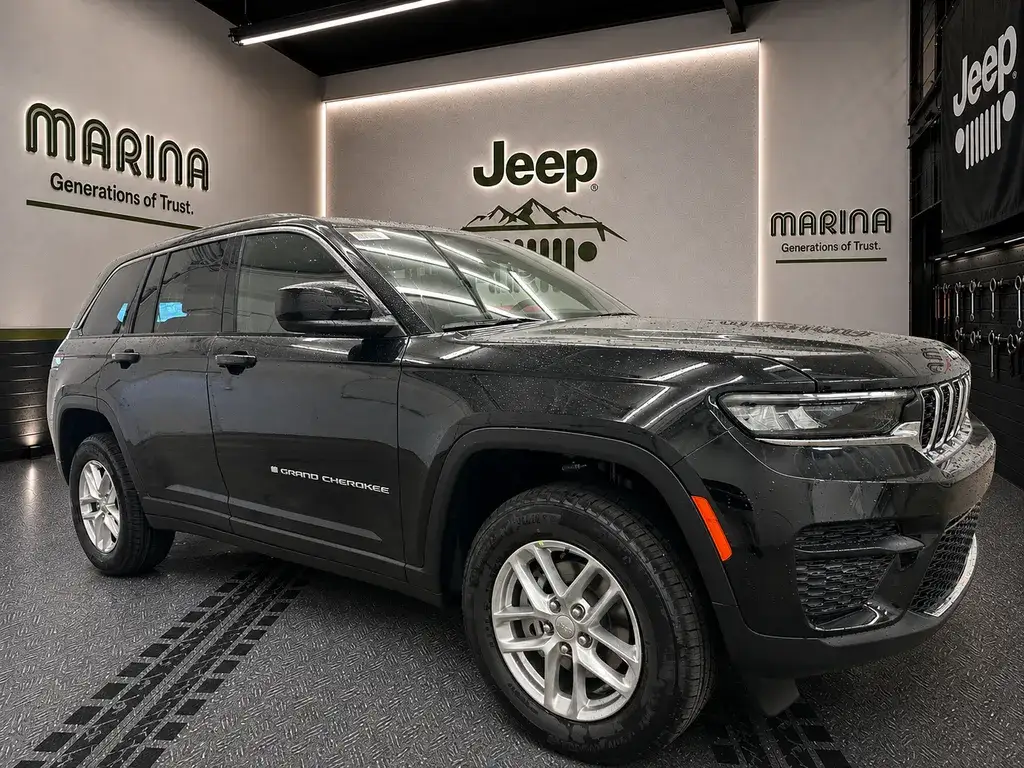 2026 Jeep Grand Cherokee Laredo X 4WD photo 1