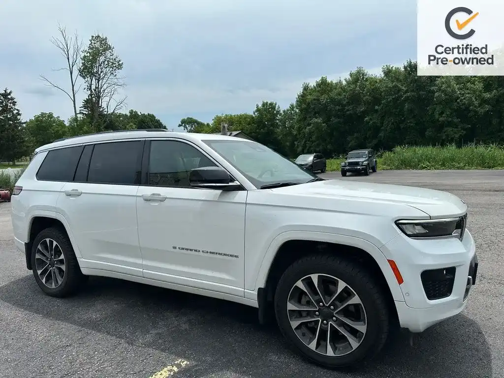 2023 Jeep Grand Cherokee L Overland 4x4's photo