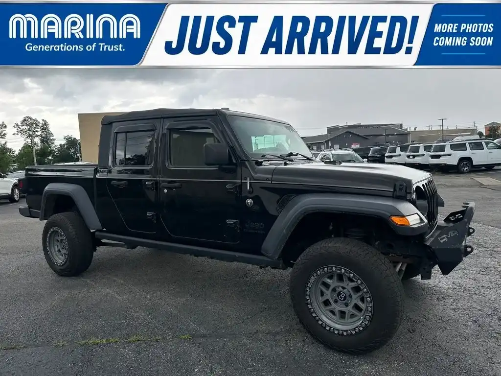 2020 Jeep Gladiator Sport S's photo