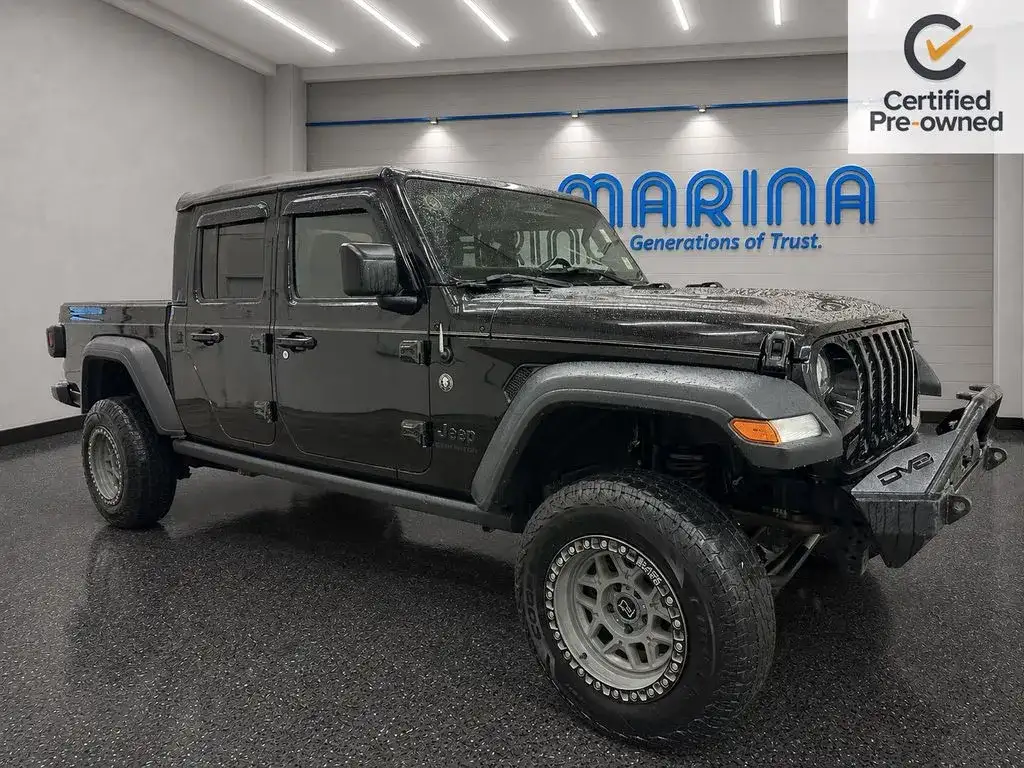 2020 Jeep Gladiator Sport S's photo