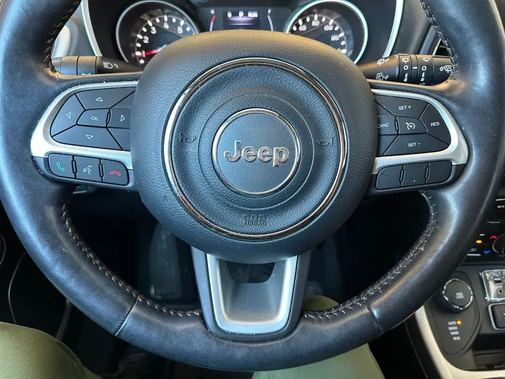 2019 Jeep Compass Latitude 4X4 photo 3