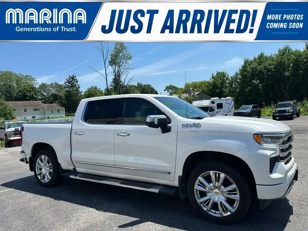 2023 Chevrolet Silverado 1500 High Country 4X4 Crew Cab Short Box's photo