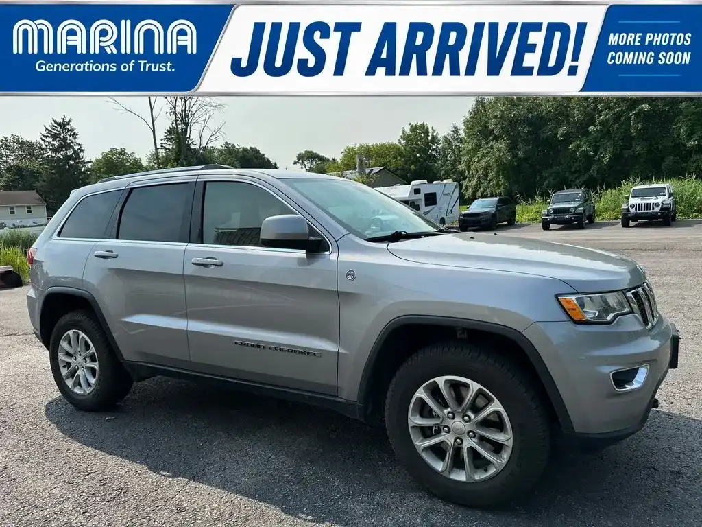 2021 Jeep Grand Cherokee Laredo E 4WD's photo