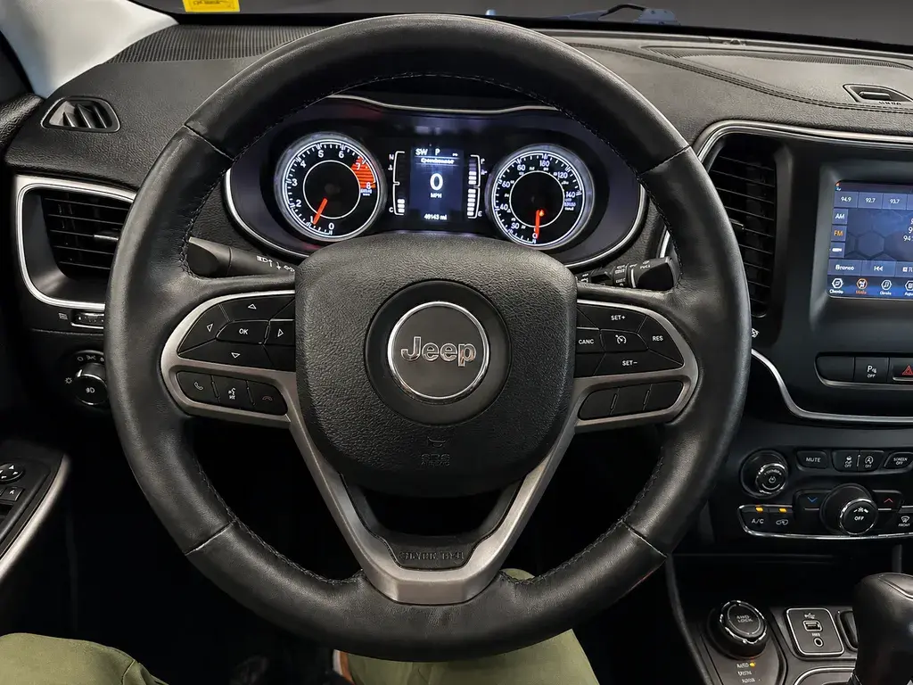 2019 Jeep Cherokee Latitude Plus 4X4 photo 3