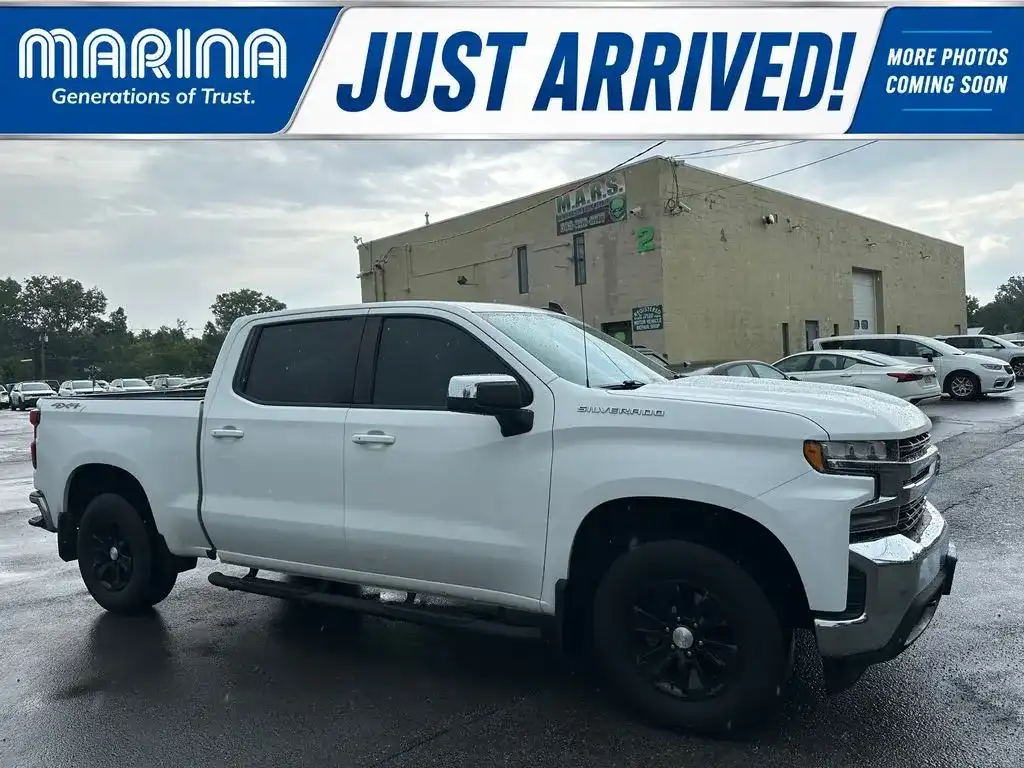 2019 Chevrolet Silverado 1500 LT 4X4 Crew Cab Short Box's photo