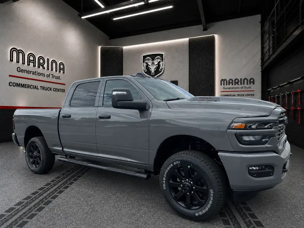 2026 RAM 2500 Tradesman/Black Express 4WD Crew Cab SWB photo 1
