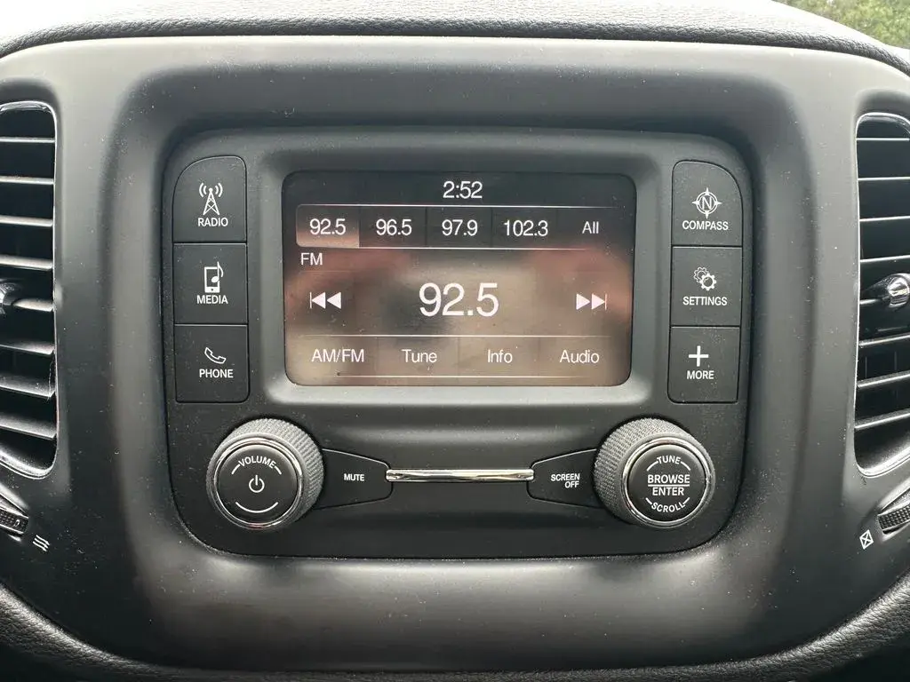 2018 Jeep Compass Latitude 4X4 photo 4