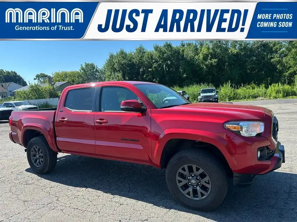 2023 Toyota Tacoma SR5 Double Cab 4WD V6 Auto Short Bed's photo
