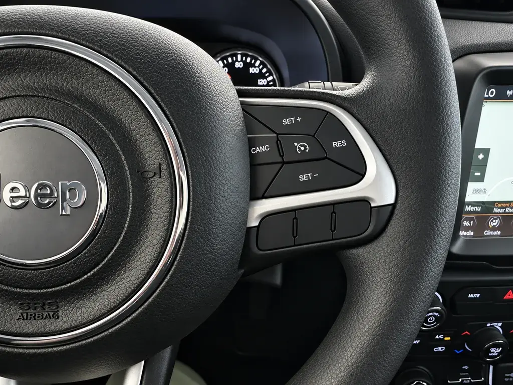 2023 Jeep Renegade Latitude 4WD photo 5