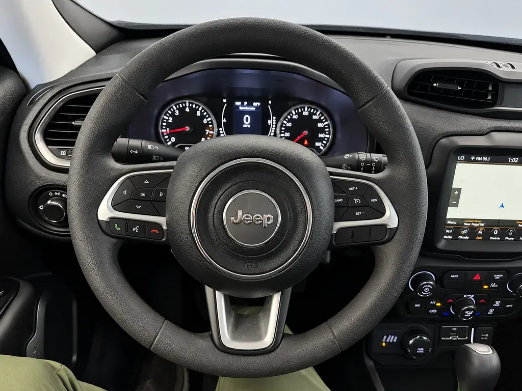 2023 Jeep Renegade Latitude 4WD photo 3