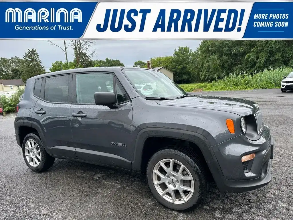 2023 Jeep Renegade Latitude 4x4's photo