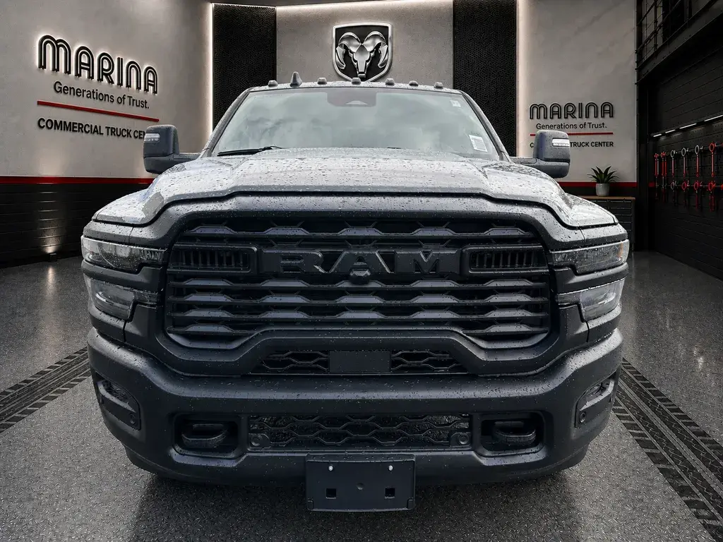 2026 RAM 2500 Tradesman/Warlock 4WD Crew Cab SWB photo 5