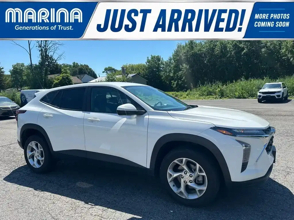 2024 Chevrolet Trax LS's photo
