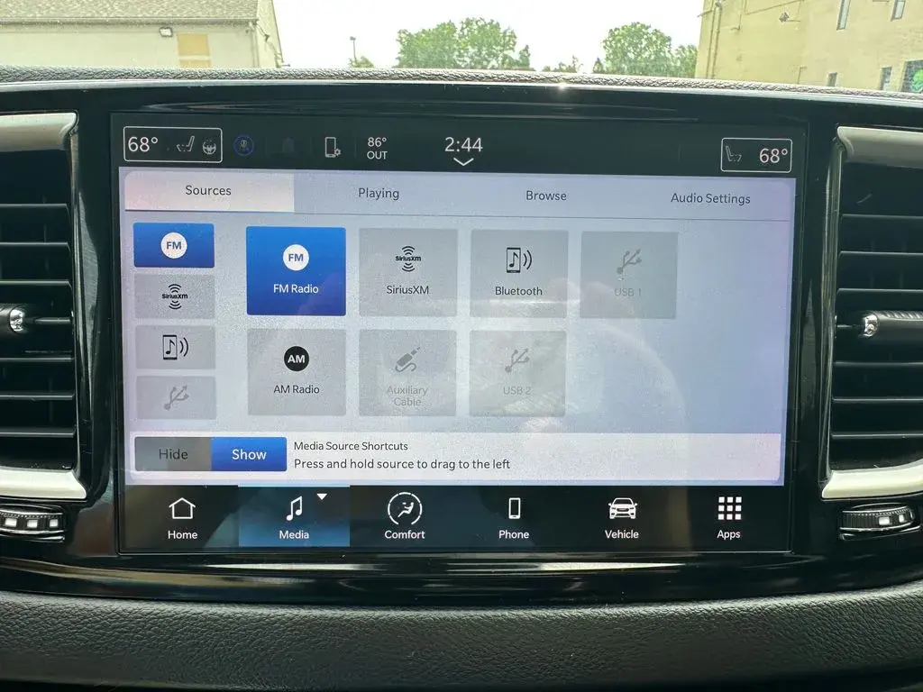 2023 Chrysler Pacifica Touring L photo 4