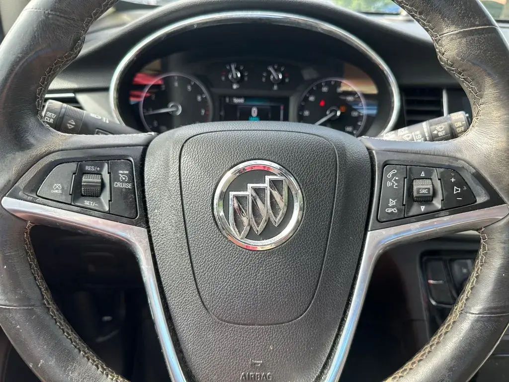 2017 Buick Encore Essence AWD photo 3