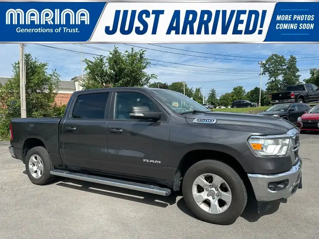 2022 RAM 1500 Big Horn/Lone Star 4x4 Crew Cab 5'7's photo