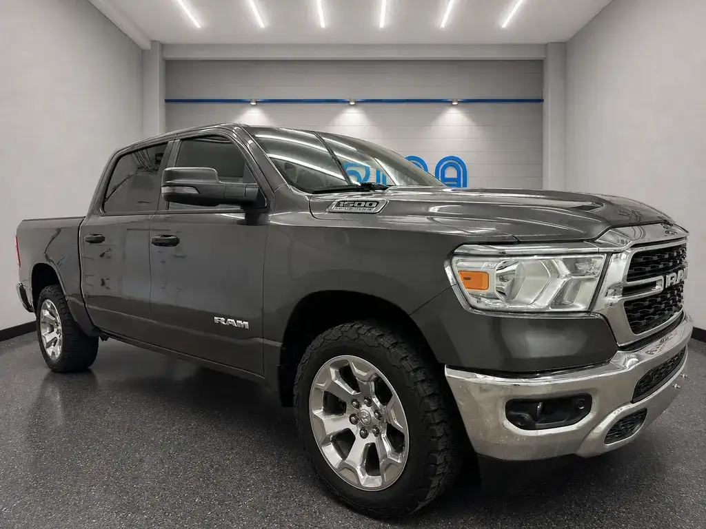 2023 RAM 1500 Big Horn/Lone Star 4x4 Crew Cab 5'7's photo