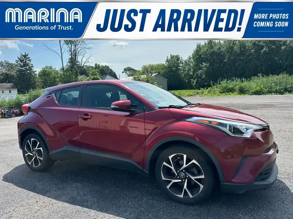 2019 Toyota C-HR XLE's photo