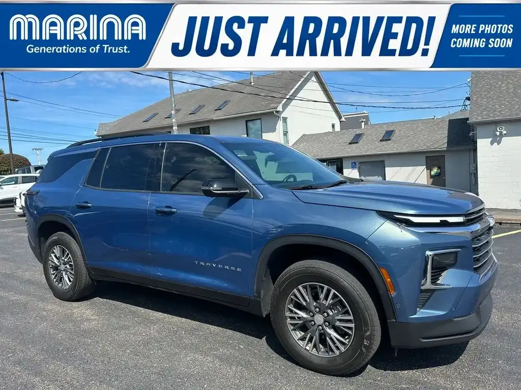 2024 Chevrolet Traverse FWD LT's photo