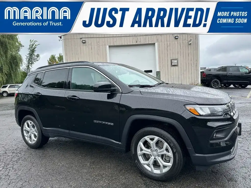 2024 Jeep Compass Latitude 4WD's photo