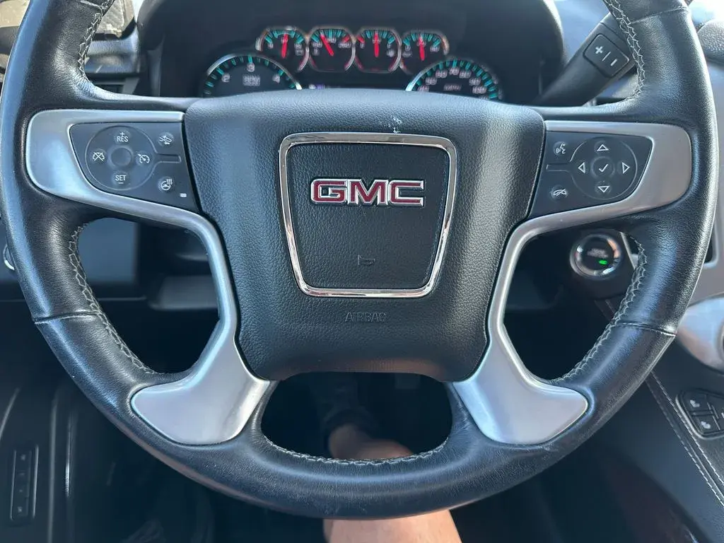 2020 GMC Yukon SLT 4WD photo 3