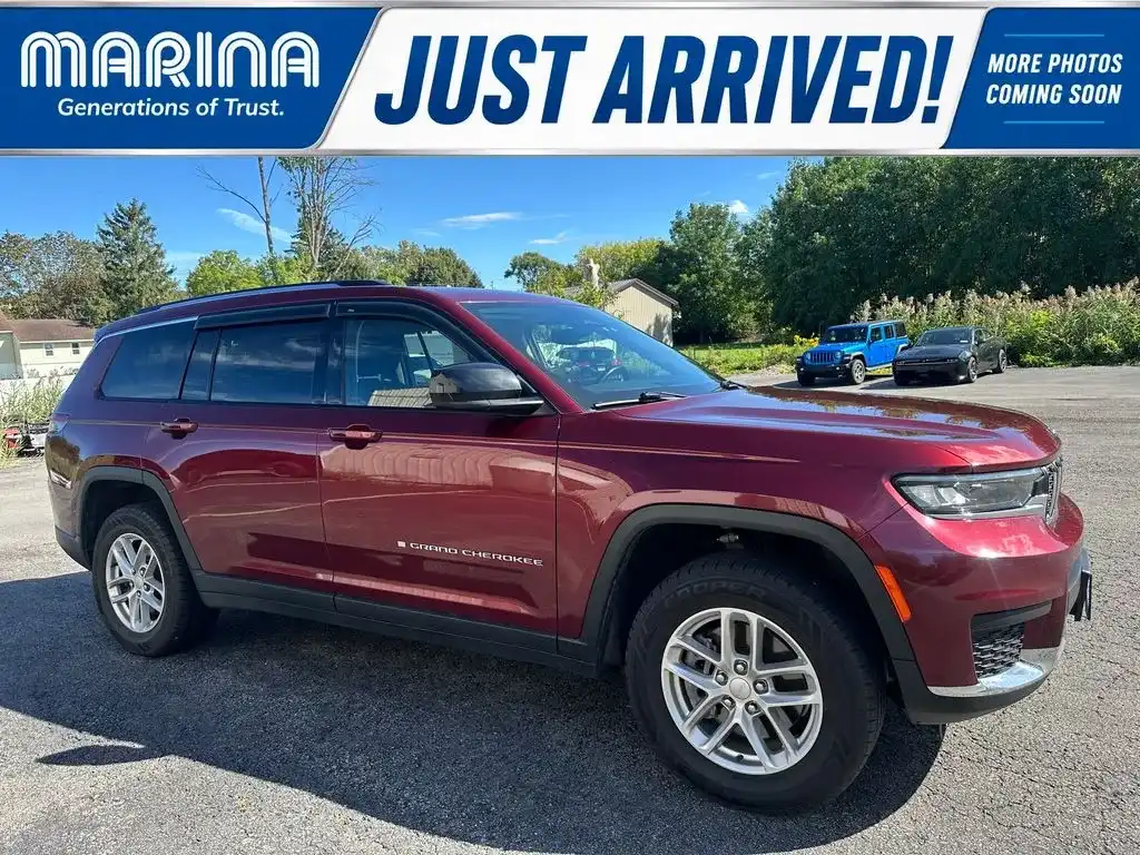 2022 Jeep Grand Cherokee L Laredo 4WD's photo