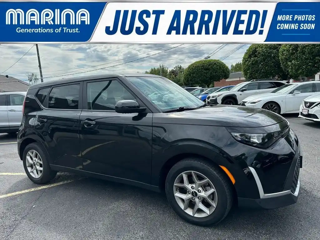 2023 Kia Soul 2.0 S IVT's photo