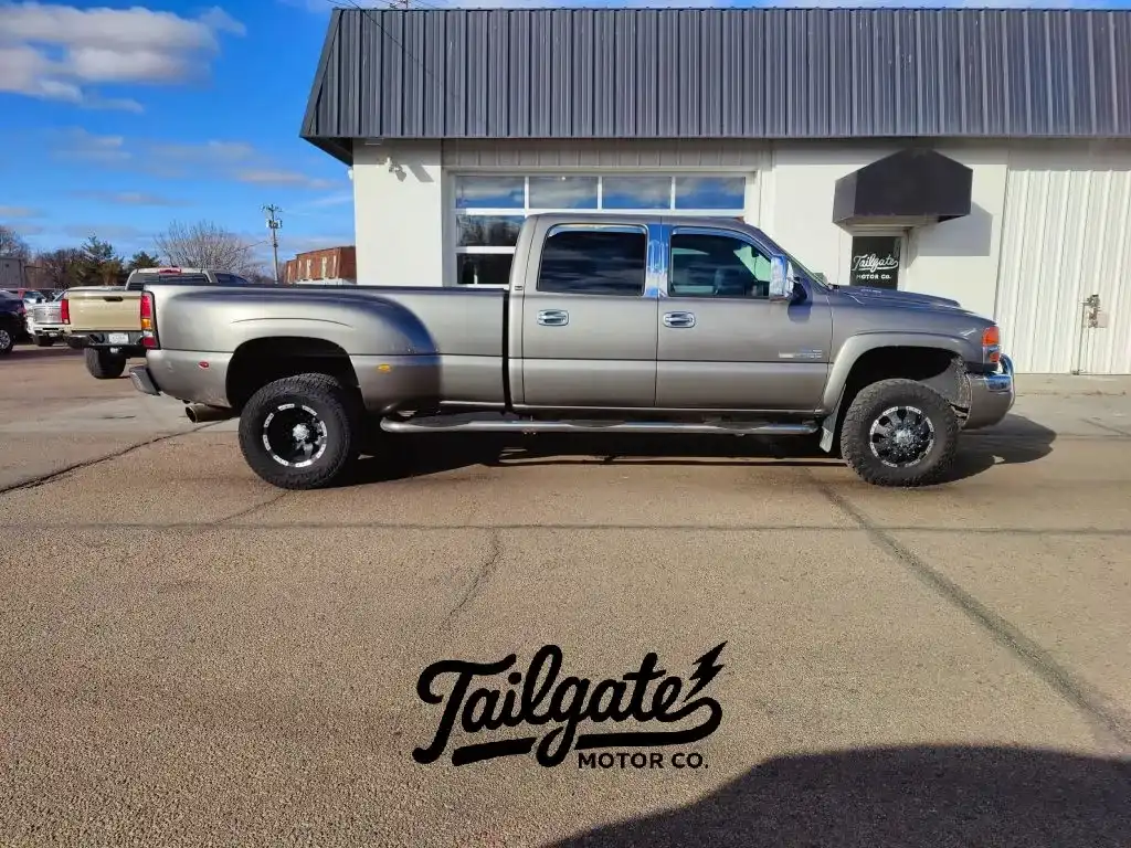 2006 GMC Sierra 4WD Crew Cab SLE2 DRW's photo