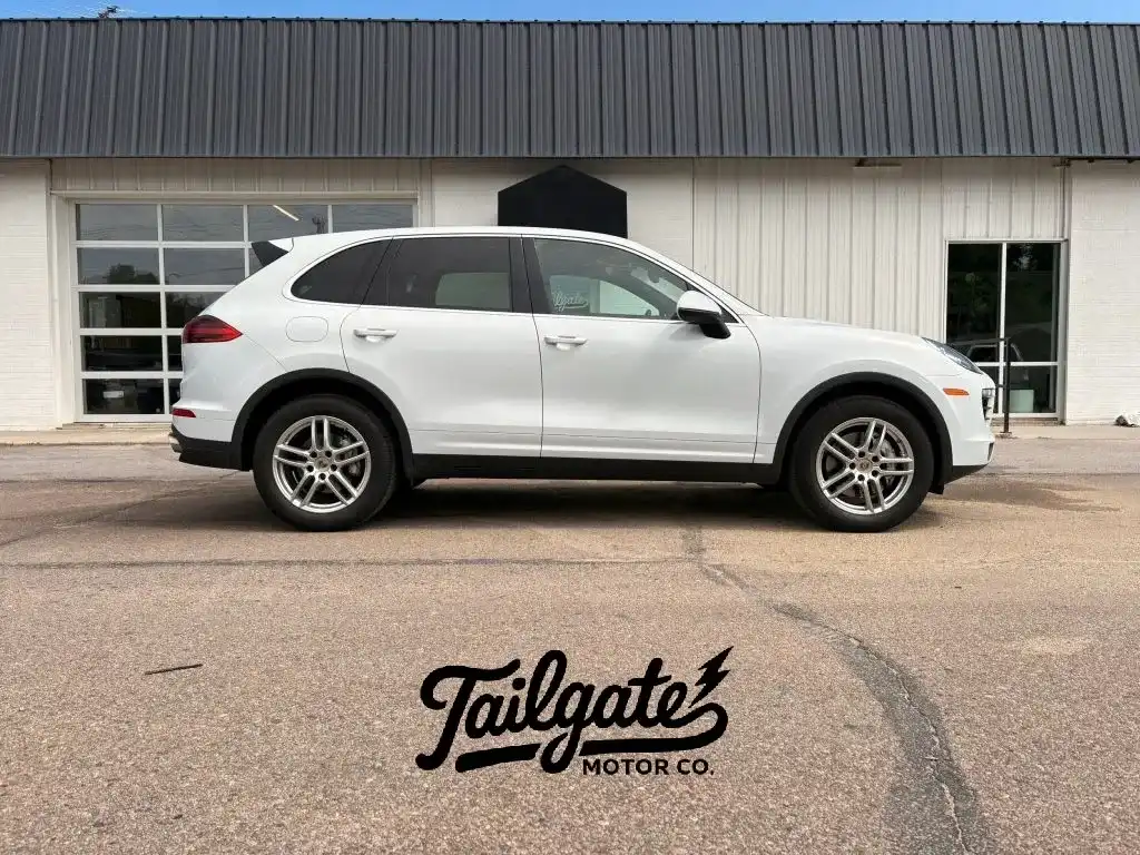 2015 Porsche Cayenne S's photo
