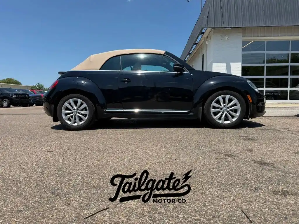 2015 Volkswagen Beetle 2.0L Conv. TDI DSG's photo