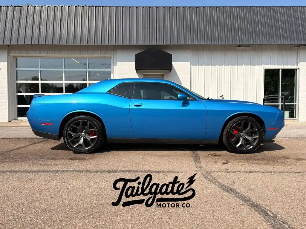 2018 Dodge Challenger SXT Plus's photo