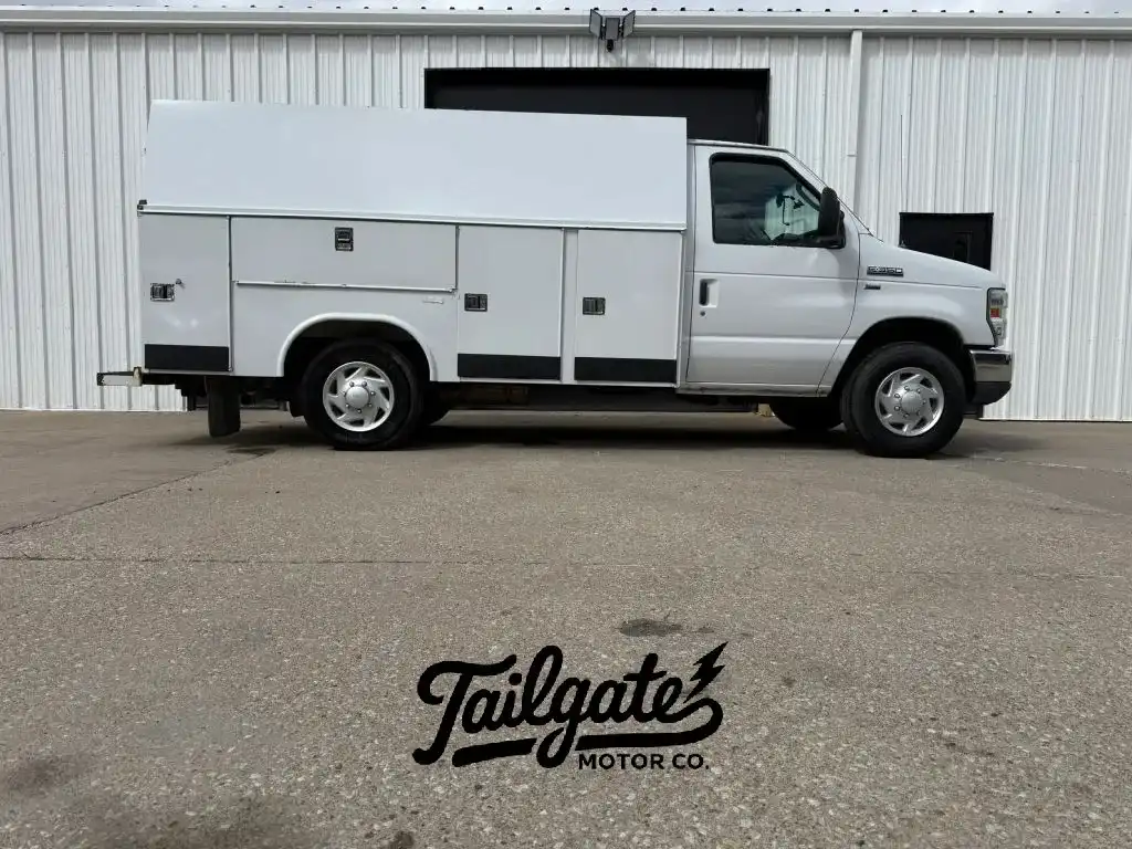 2012 Ford E-Series's photo