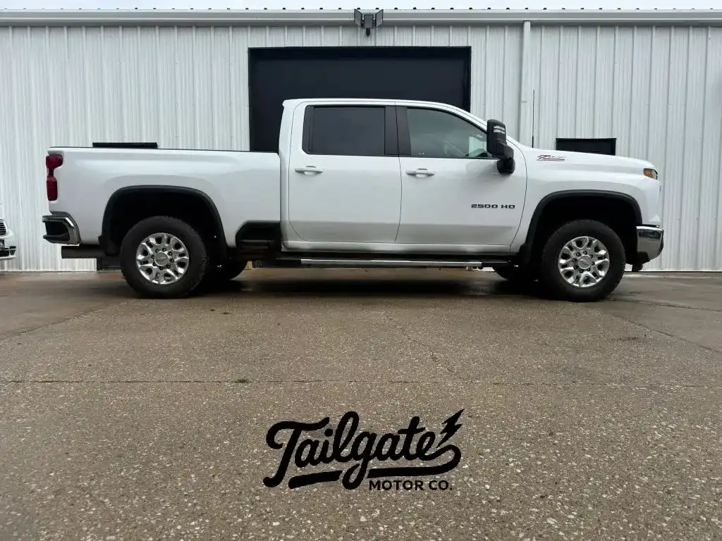 2024 Chevrolet Silverado HD LT 4WD Crew Cab Standard Box's photo
