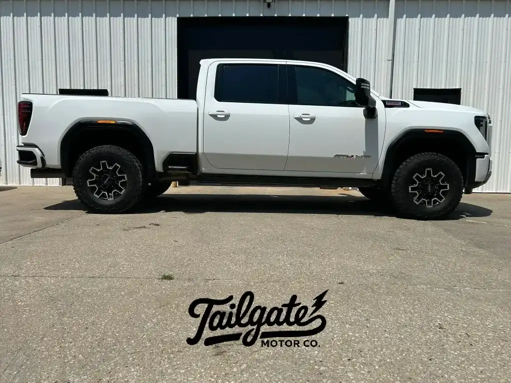 2024 GMC Sierra 4WD Crew Cab Standard Box AT4's photo