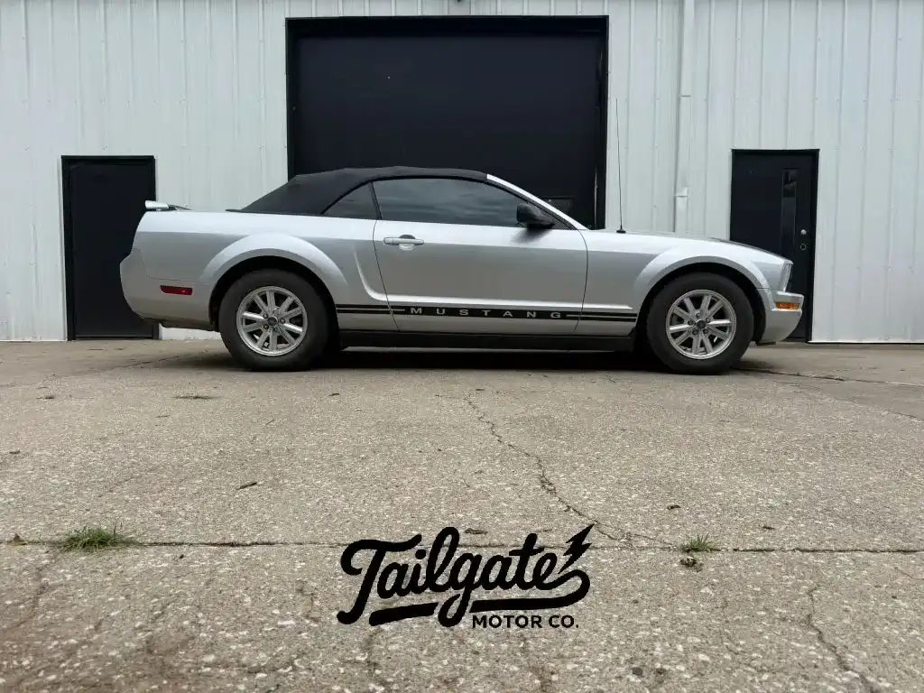 2007 Ford Mustang V6 Deluxe's photo