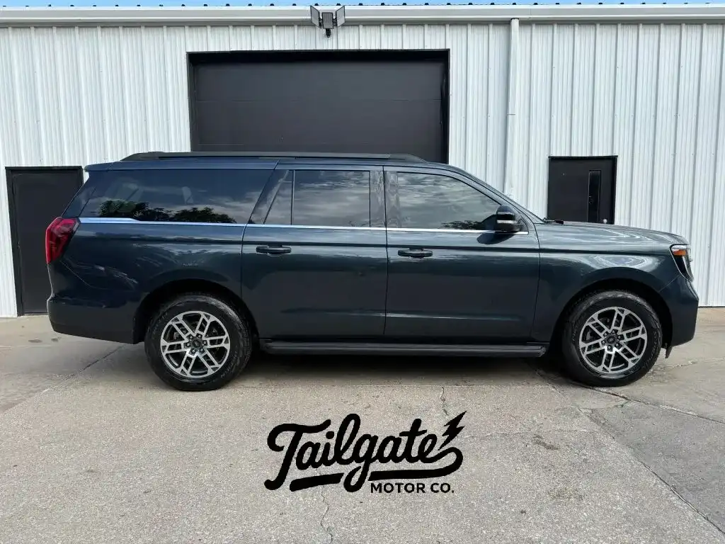 2025 Ford Expedition Active 4WD MAX's photo