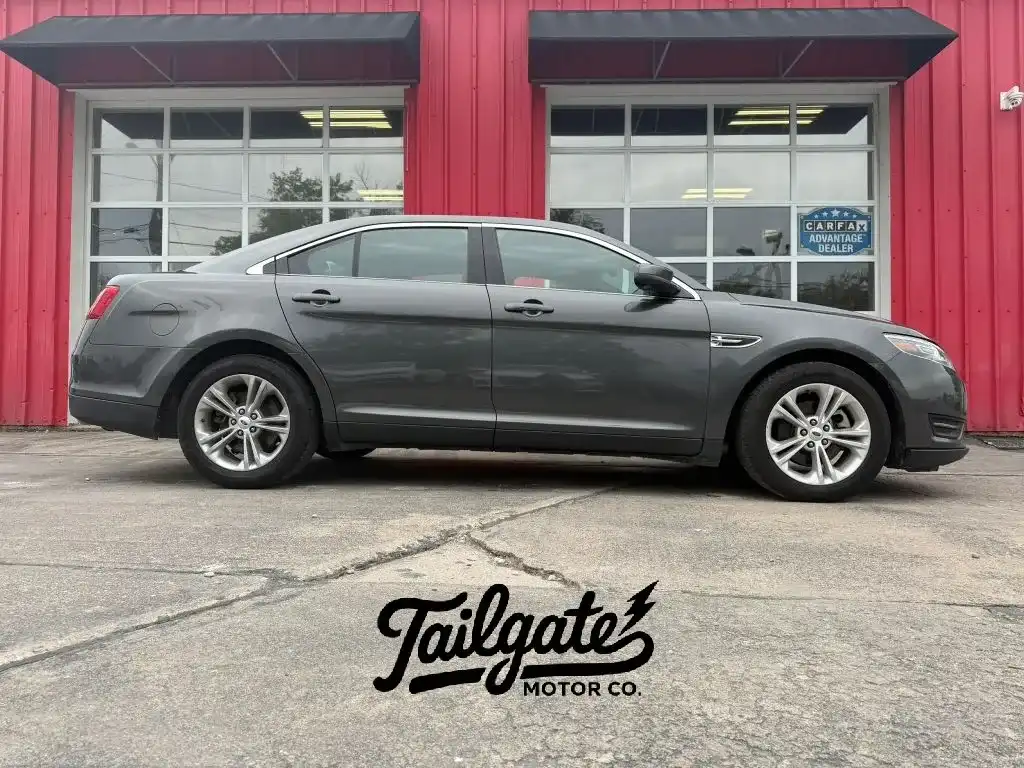 2018 Ford Taurus SEL FWD's photo