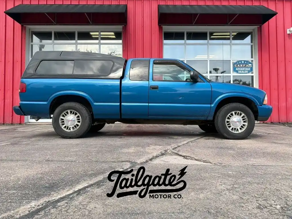 2001 GMC Sonoma 4WD Extended Cab SLS's photo